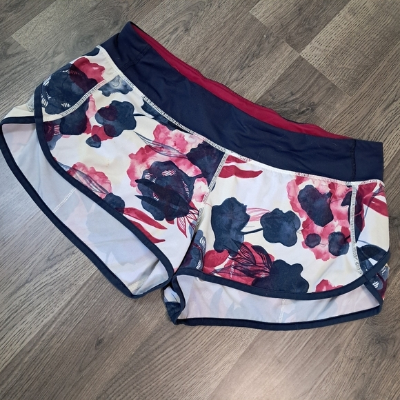 Lululemon Run Speed Short Size 10Yoga Gym Inky Floral Blue Ghost White Berry - Picture 1 of 7